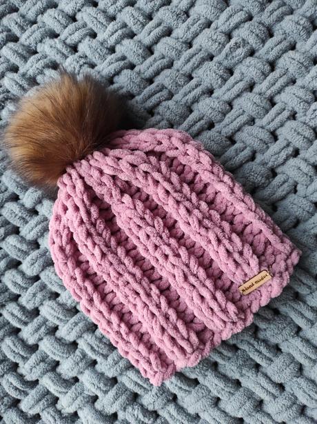 Staroruzova ciapka z puffy m, m