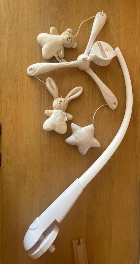 Hrací kolotoč nad postielku, 