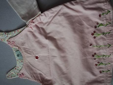 Sveter plus sukňa, 68