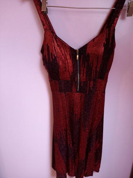 Spoločenské  šaty, m