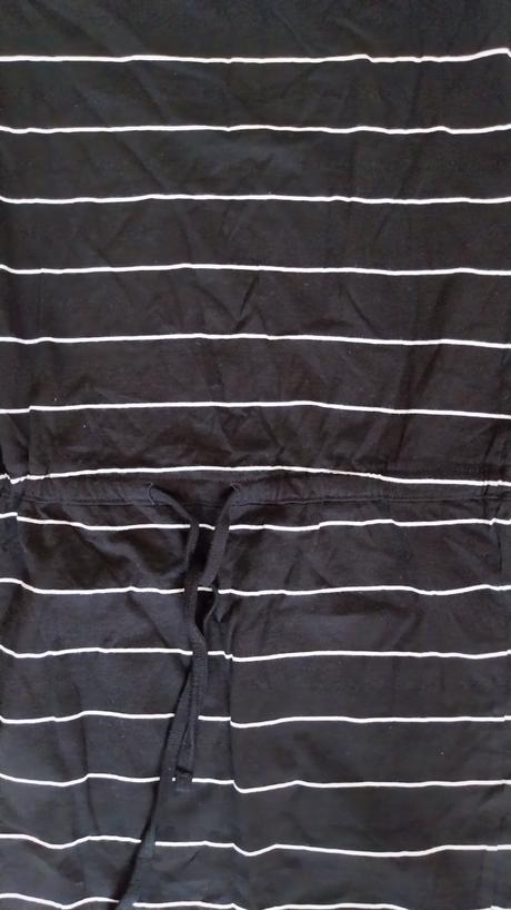 Čierne šaty s bielym prúžkom zn. only, only,s
