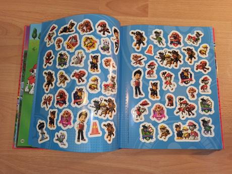Paw patrol - my book of everything + 100 stickers, 