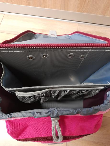 Školská taška so školskými doskami,