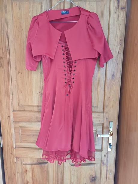 Spoločenské šaty, 38