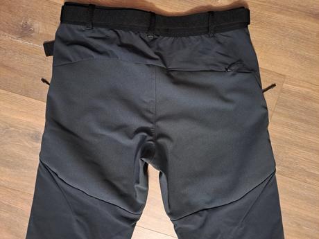 Chlapcenske turisticke nohavice, 146