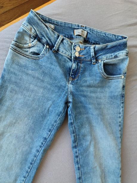 Modre obtiahnute rifle, m