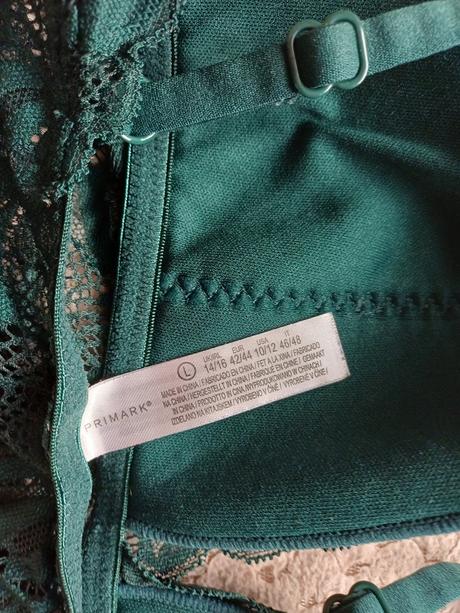 Krásna tmavozelená čipkovaná braletka, primark,l