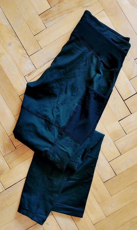 Čierne funkčné legíny, 40