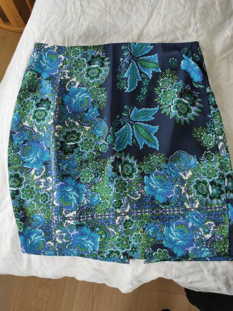 Krásna sukňa ako nová trucco, 40