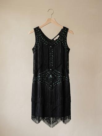 Čierne flitrované šaty v štýle veľký gatsby, m