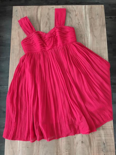 Spoločenské šaty, 38