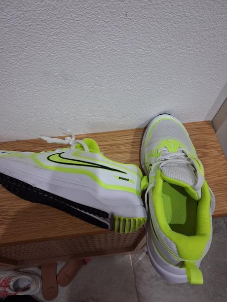 Ľahučké makkucke nike, nike,37