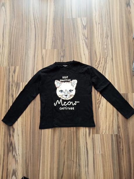 Tricko, reserved,152