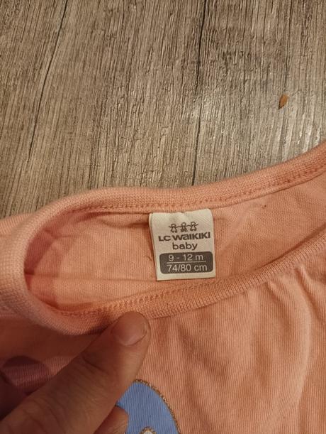 Dlhe tricko s motylikmi, 74