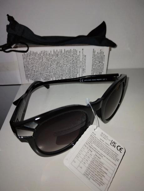 Slnečné okuliare, avon