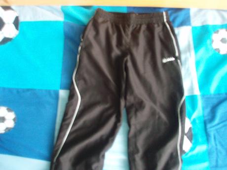 Tepláky (pribalím kraťasy), 122