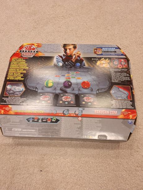 Hra bakugan battle matrix,