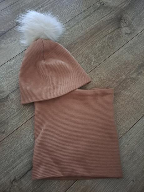 Super set čiapka a nakrčnik, 86