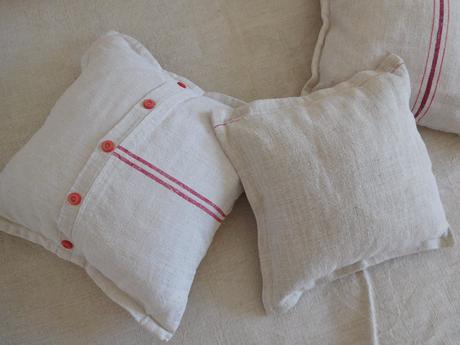 Vankúše menšie , vačšie, podlhovasté,, 