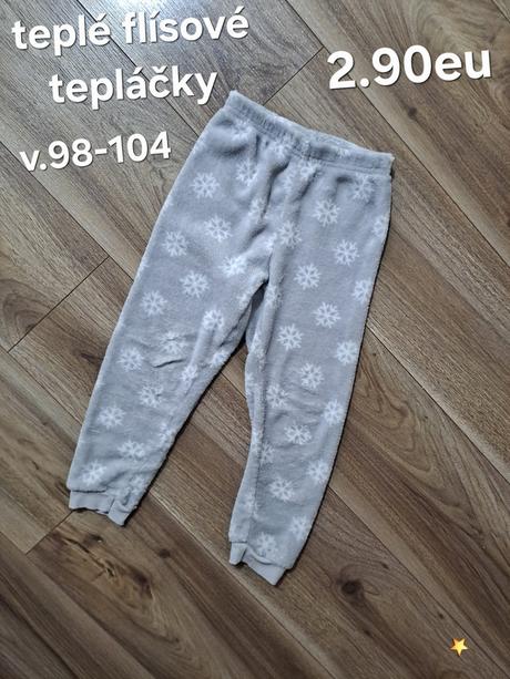 Velúrové tepláčky, 98