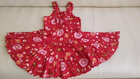 Šaty červené točivé, 104