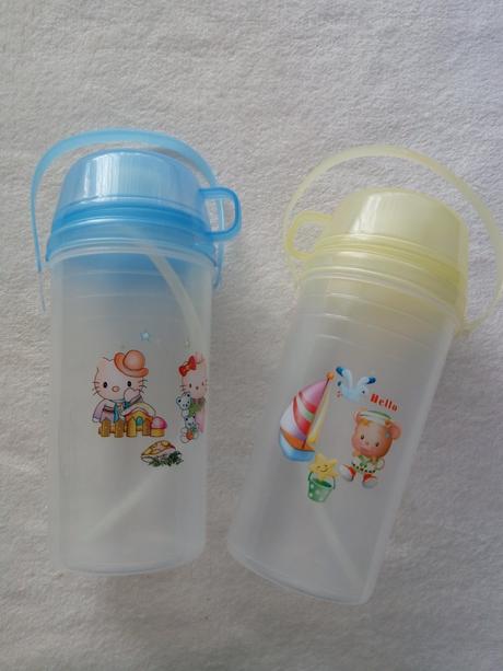 Fľaše na vodu s hrnčekom, 