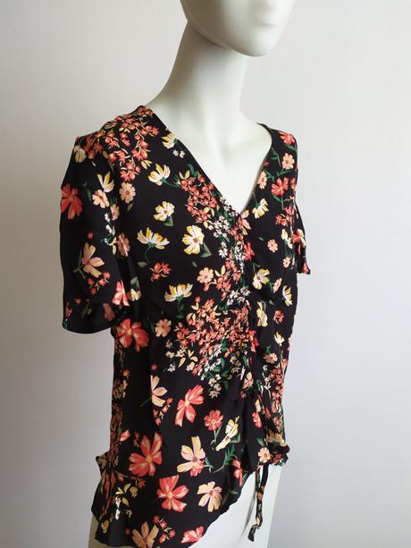Čierna kvetovaná blúza s krátkym rúkavom, h&m,38