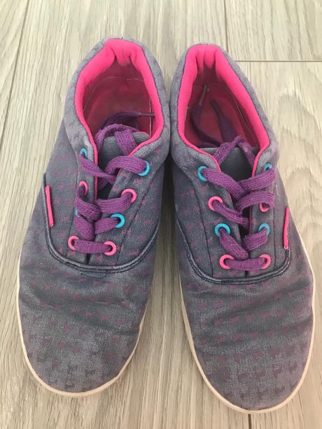 Tramky na donosenie, authority,36