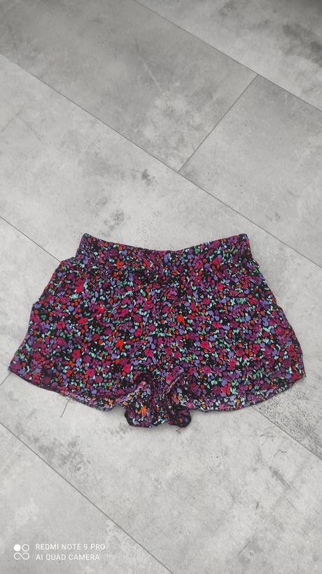 Kraťasy s kvietkami, f&f,152