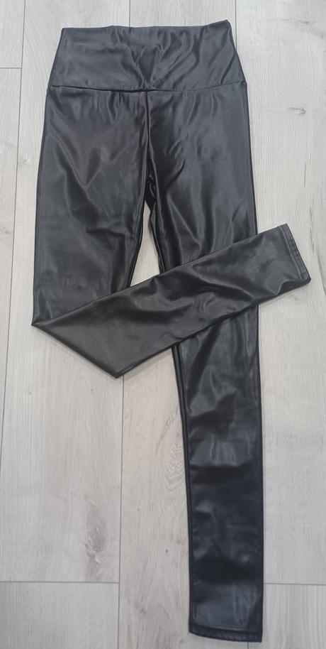 Koženkové legíny, s