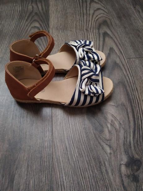 Sandálky, young spirit,32