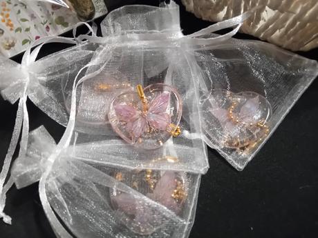 Epoxidové prívesky , kľúčenky,