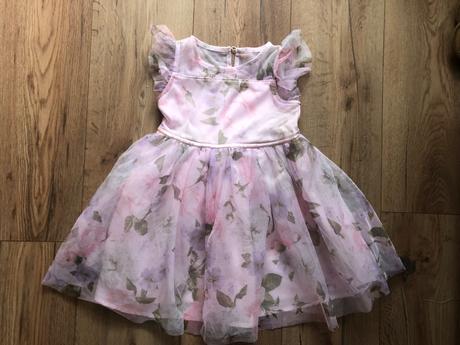 Spolocenske kvetovane saty, 104