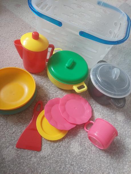 Náradie do kuchynky a nákupný kosik,