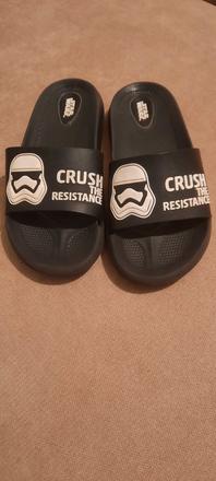 Gumené šľapky, 32