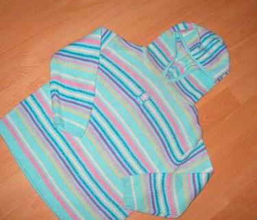 Sveter s kapucou, 116