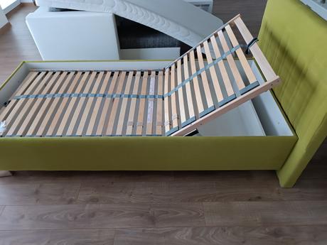 Predám posteľ, zachovalá,málo používaná, šírka (cm): 95,dĺžka (cm): 220