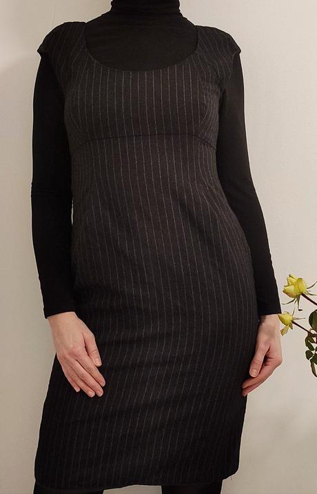 Prúžkované hrubšie midi šaty, m