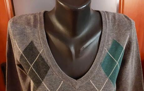 Predám  dámsky svetrík veľ.m, m