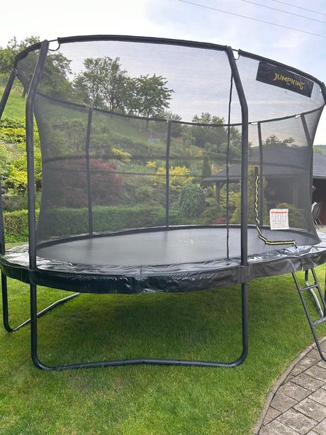 Trampolína, 500+ cm