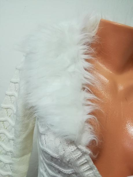 Biely svetrík s bundičkou, m