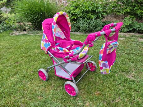 Kočík pre bábiky s príslušenstvom, 