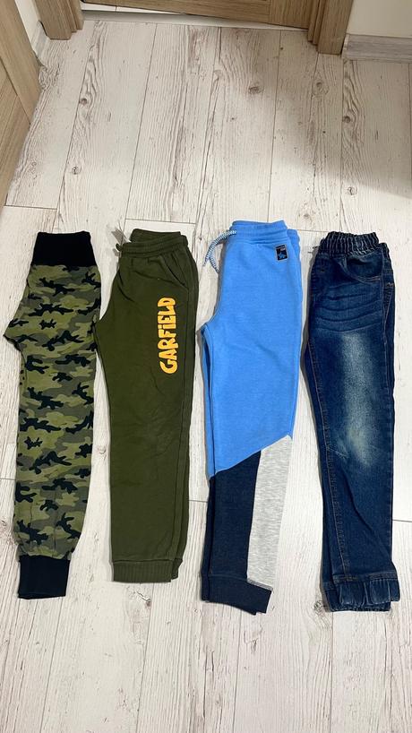 Chlapčenské tepláky 122/128 4ks, 122