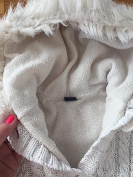 Teply svetrik s kozusinkou, gap,86