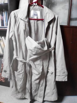 Trenčkot na nosenie detí, 