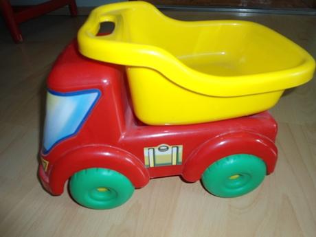 Velke plastove auto, 