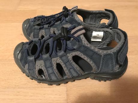 Turistické sandále s plnou špičkou, 30