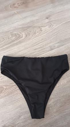 Cierne plavkove nohavicky, calzedonia,s