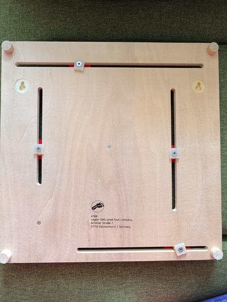 Drevený kalendár s hodinami, 