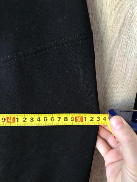 Tehotenska cierna sukna, 42